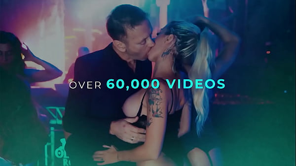 ANALTIME.XXX – Black Porn Superstar Ana Foxxx Gets Her Tigh Ass Gangbanged By 4 White Cocks