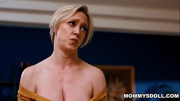 Dee Williams becomes more intimate with Melody Marks which leads to a sensual session as they both explore what makes each other truly beautiful