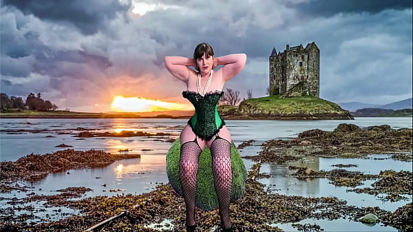 Granny Highlander: Dildo Fucking Eternal – There Can Be Only One!