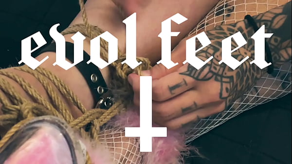 These Tied Feet Will Make You Excited