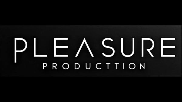 Me olha se masturba e me come .