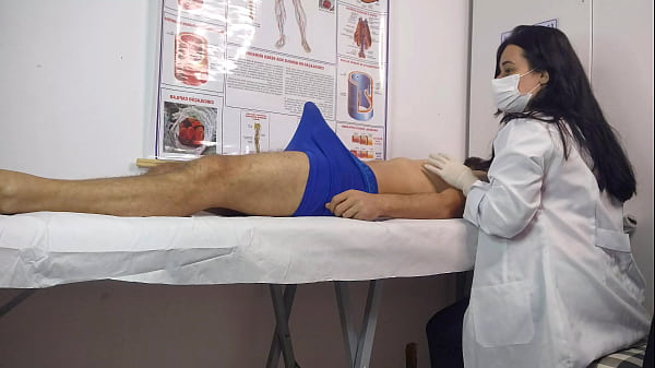 O pau levantou na frente da enfermeira