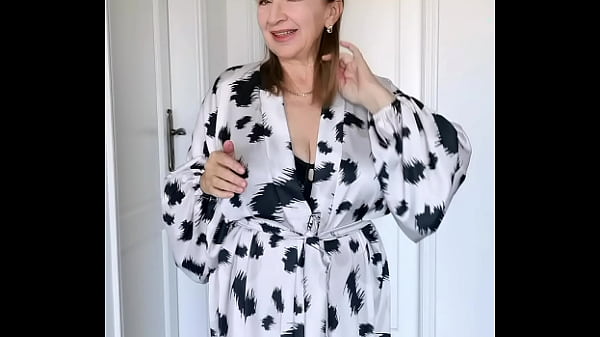 I will seduce you in black stockings and lingerie so that we can enjoy my hairy granny&rsquo;s pussy together