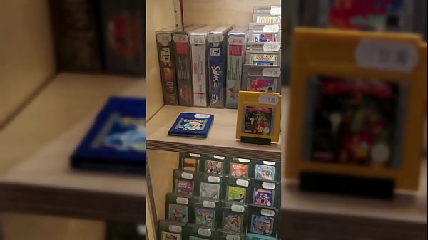 Pour mon anniversaire, ma copine Française me laisse la baiser durement et la Dirty talk. Je la fais crier.