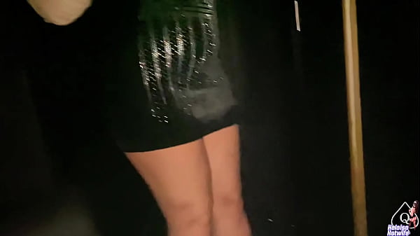 WIFE DOING GLORY HOLE IN STRANGER WITH CUCKOLD JUST WATCHING