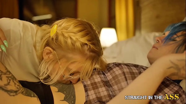 Straight in the Ass – Two Tattooed Emo Girls Are NAiled in the Ass Anal by big Cock