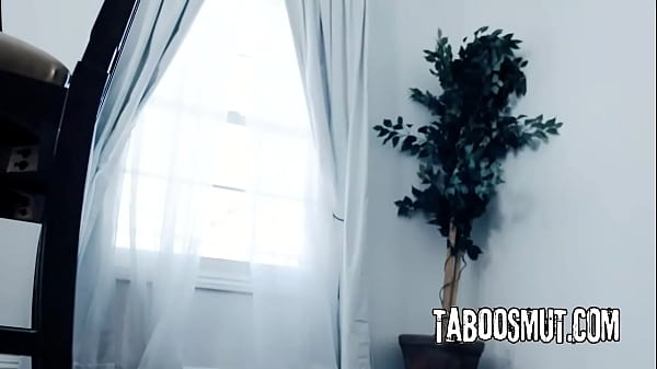 Cheating Ebony MILF Have Sex Affair With With The Delivery Guy