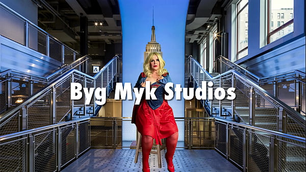 Granny Supergirl Sucks Spiderman’s Throbbing Cock!