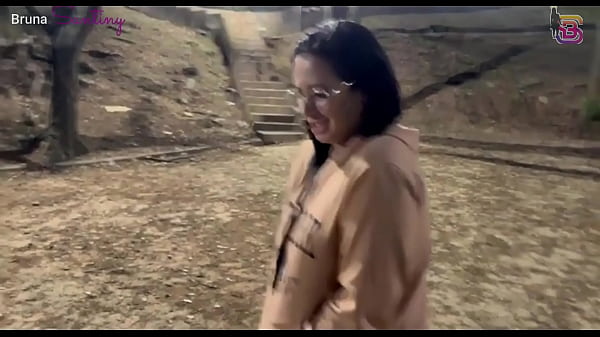 Mais um dia eu sendo puta de corno no gloryHole – Gozei no pau deles e o corno só gravando