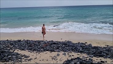 Beim FKK Nacktbaden vom fremden gefickt