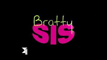 Sophia Grace Yells “Fuck My Tight Pussy Stepbro” After Mutual Handjob Session