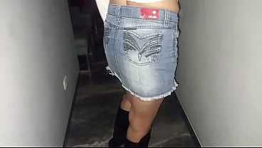 Follando en un hotel con mi secretaria, le prometi un aumento de sueldo.